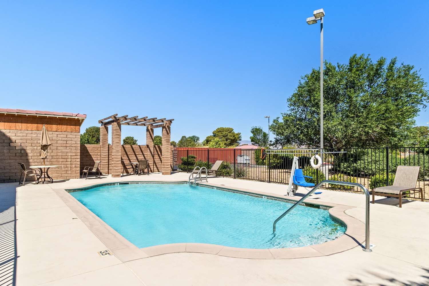 Best Western California City Inn & Suites 26/26
