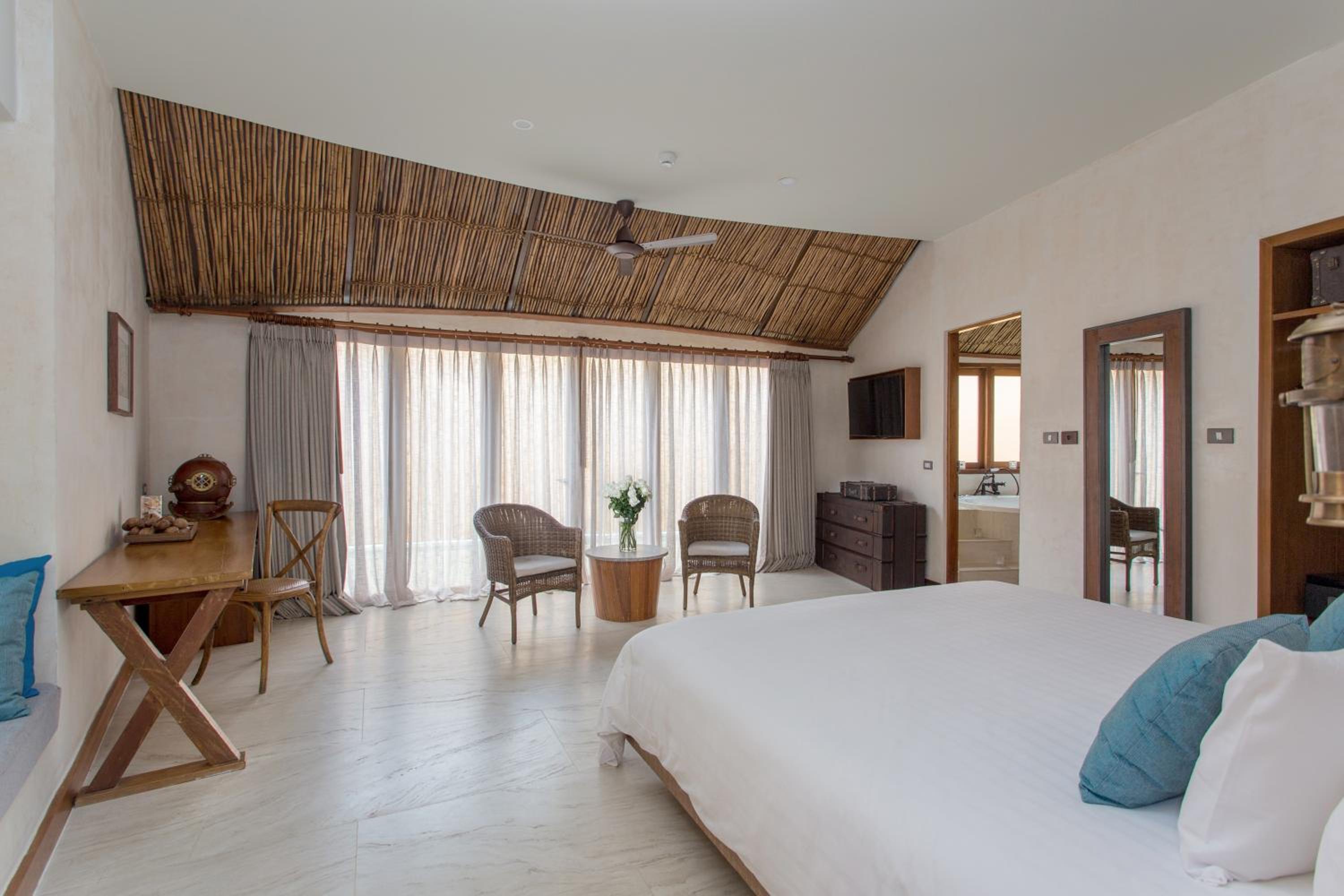 Villa, Pool Access