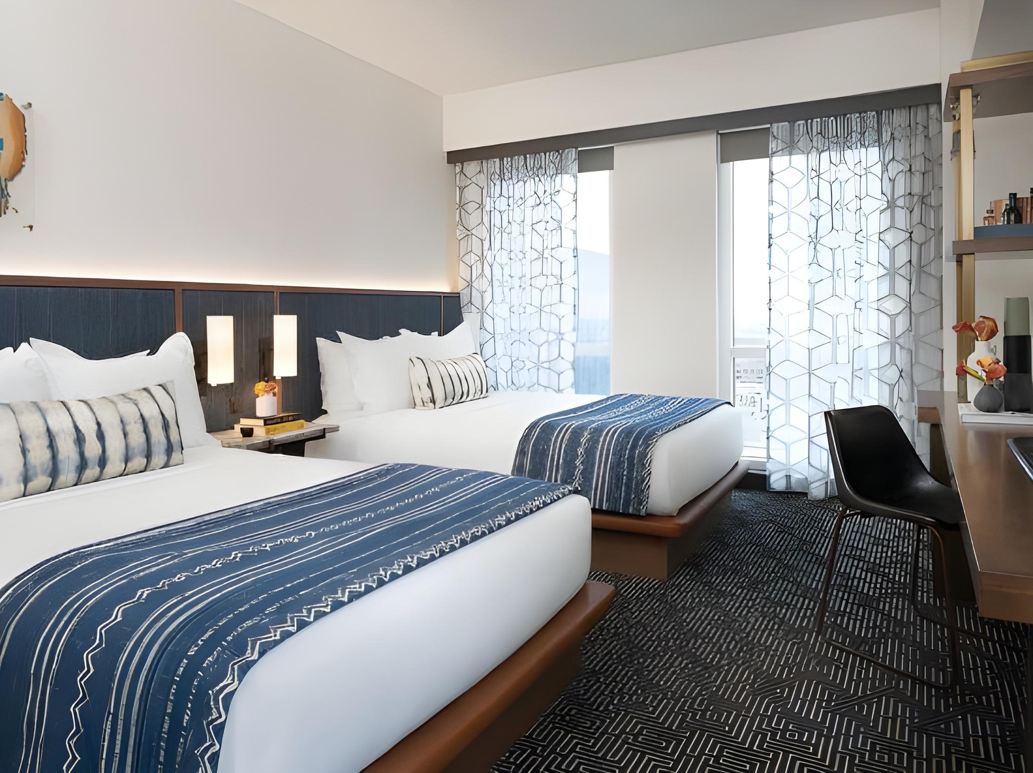 Deluxe, 2 Queen Beds