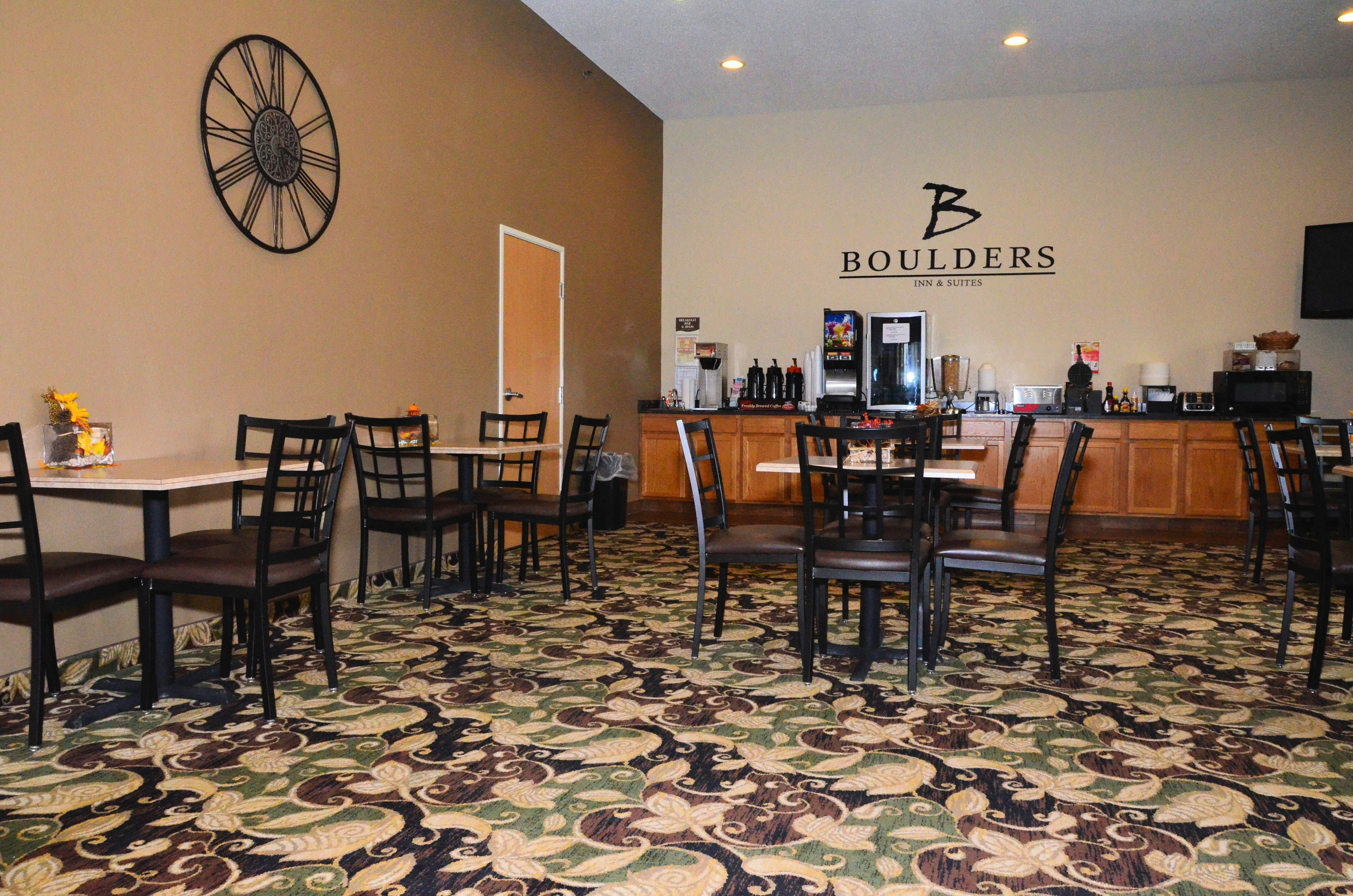 Cobblestone Inn & Suites - Lake View 25/27