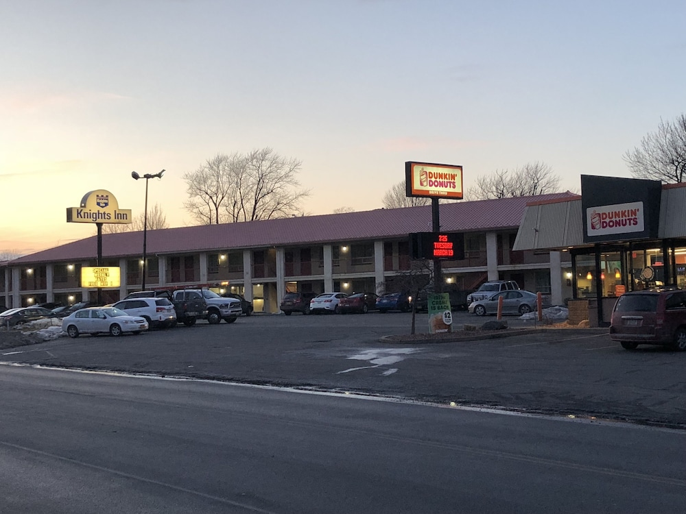 Knights Inn Oswego East 3/59