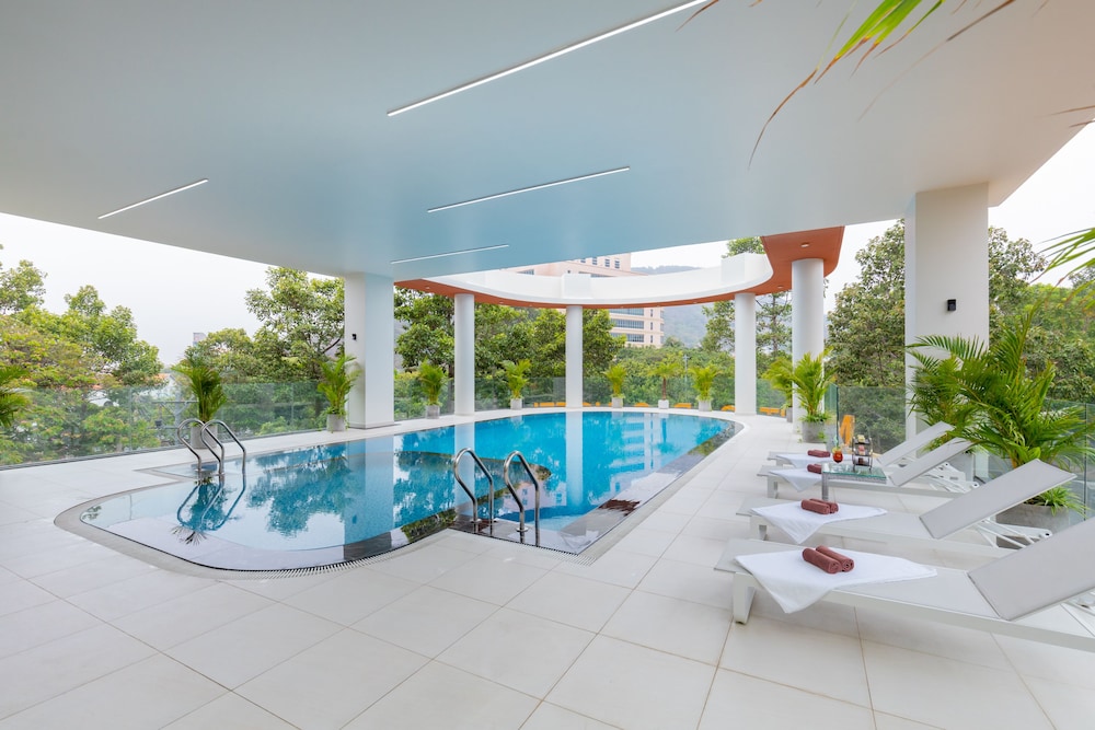 Petro House Hotel 38/84