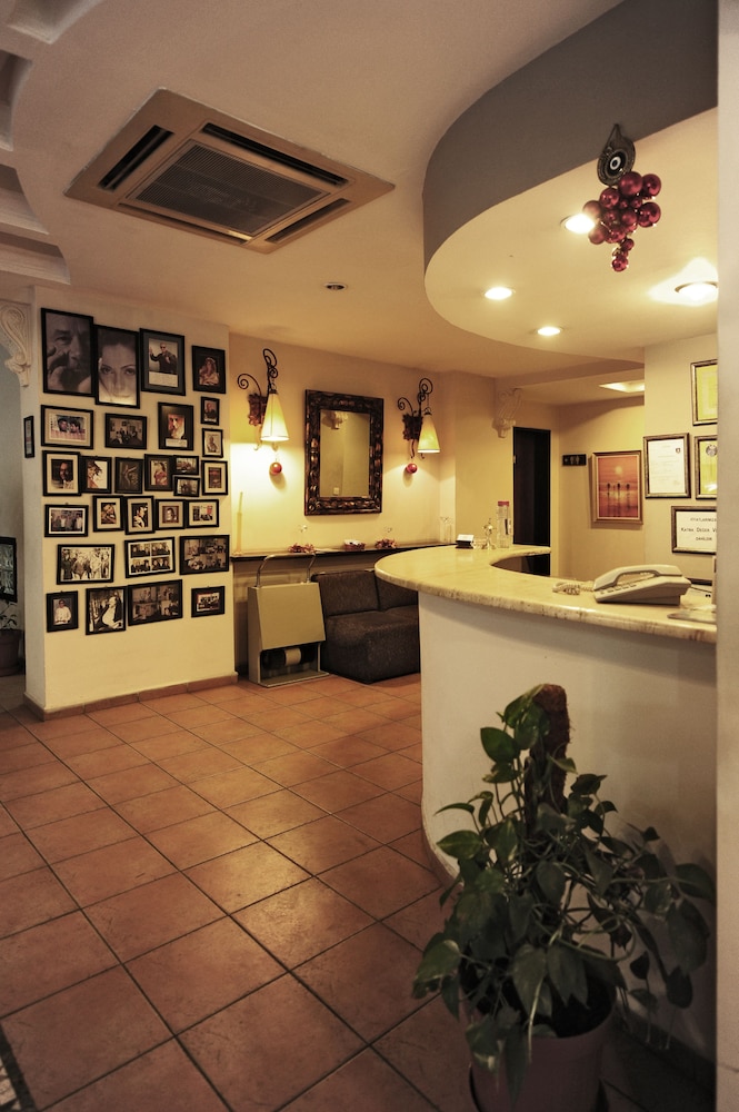 Üstün Otel Alsancak 9/48