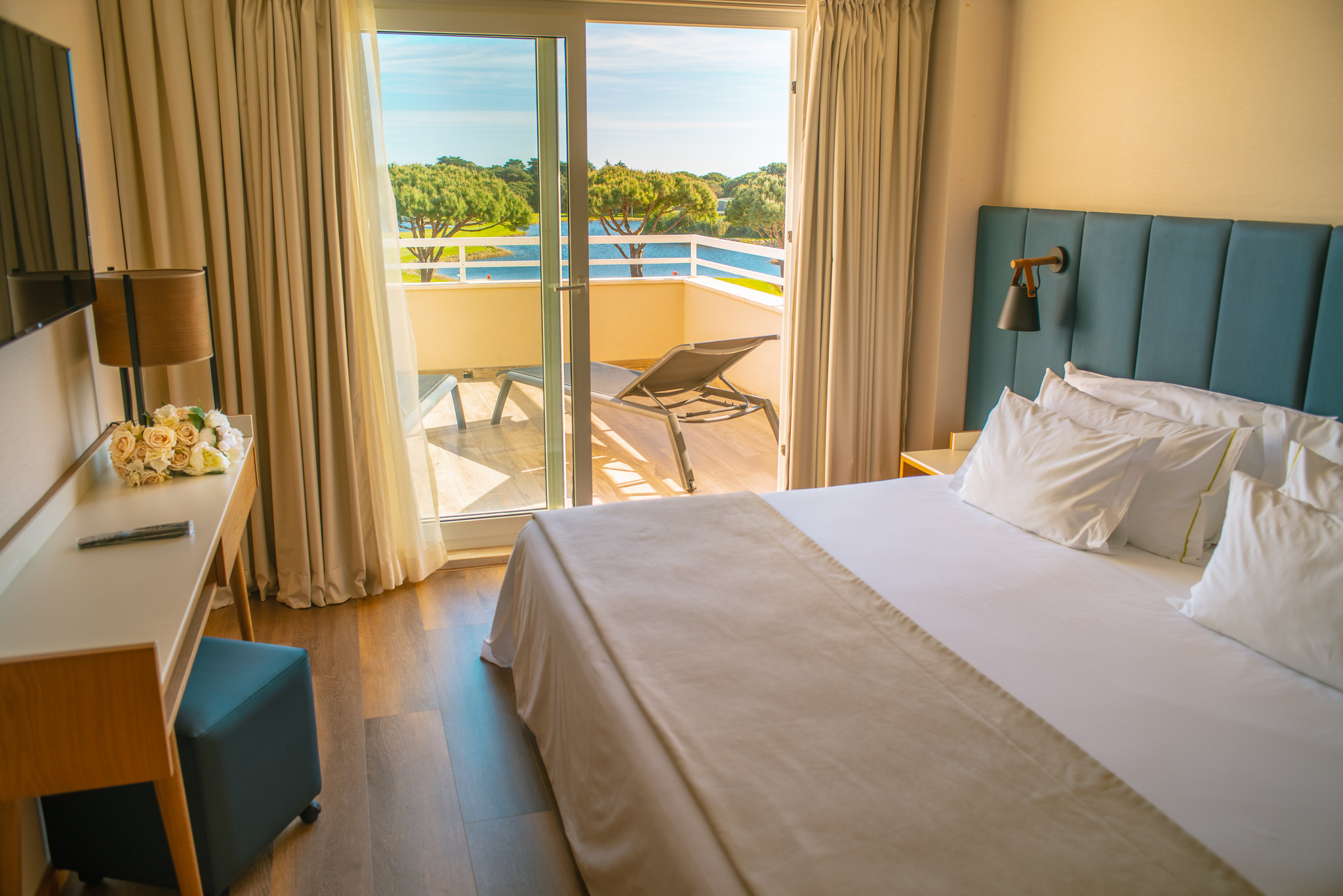 Suite, Balcony