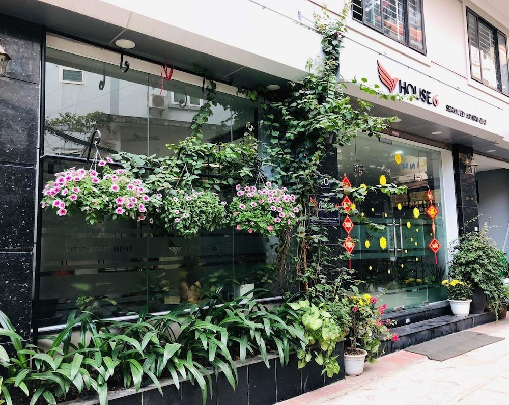V House 6 Serviced Apartment 3/41