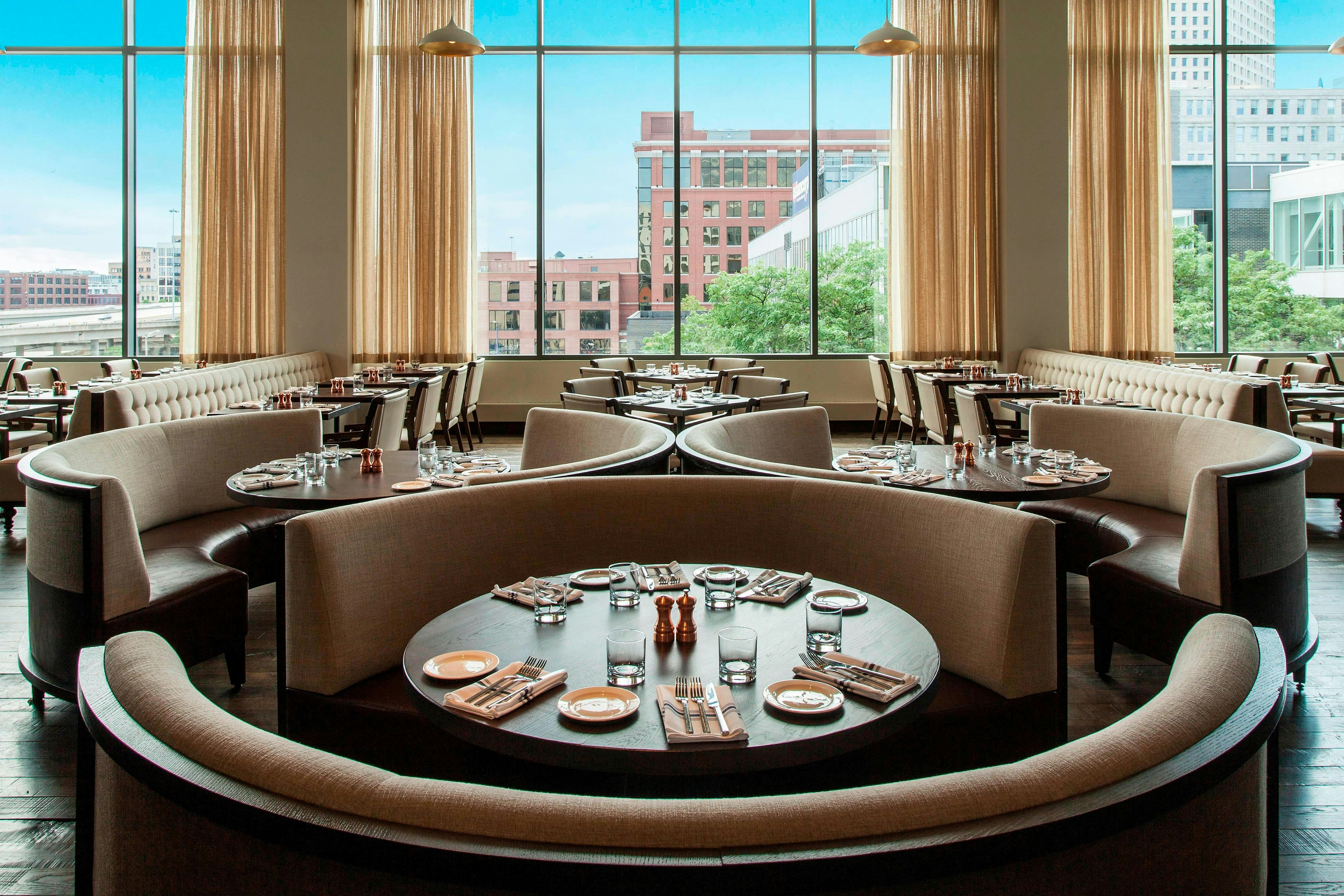 The Westin Milwaukee 22/34