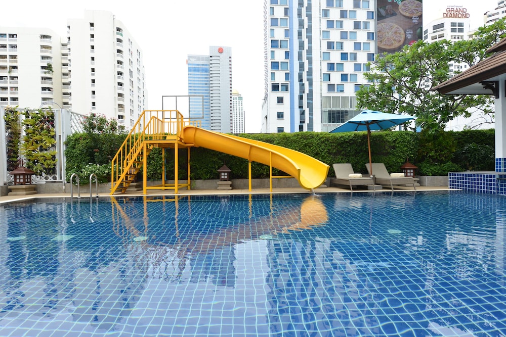 Centre Point Plus Hotel Pratunam 67/74