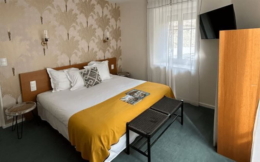 غرفة قياسية بسرير كوين، Hotel de la Vallee 2/2