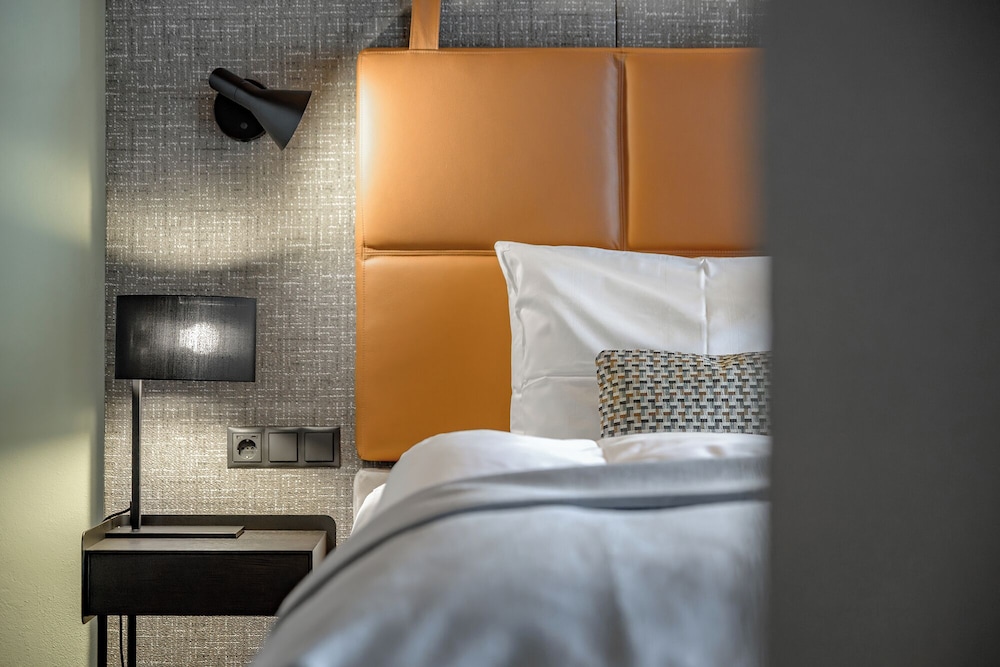 Junior Suite, Queen Bed, Mountain View, Balcony, South Wing، Aqua Dome Therme 2/4
