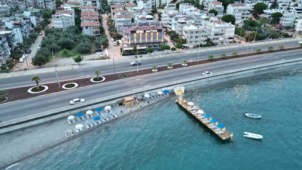 Lopera Beach Hotel 45/50