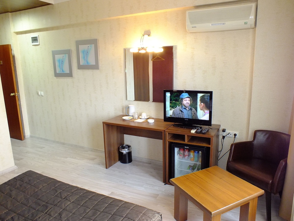 Lifos Hotel 5/48