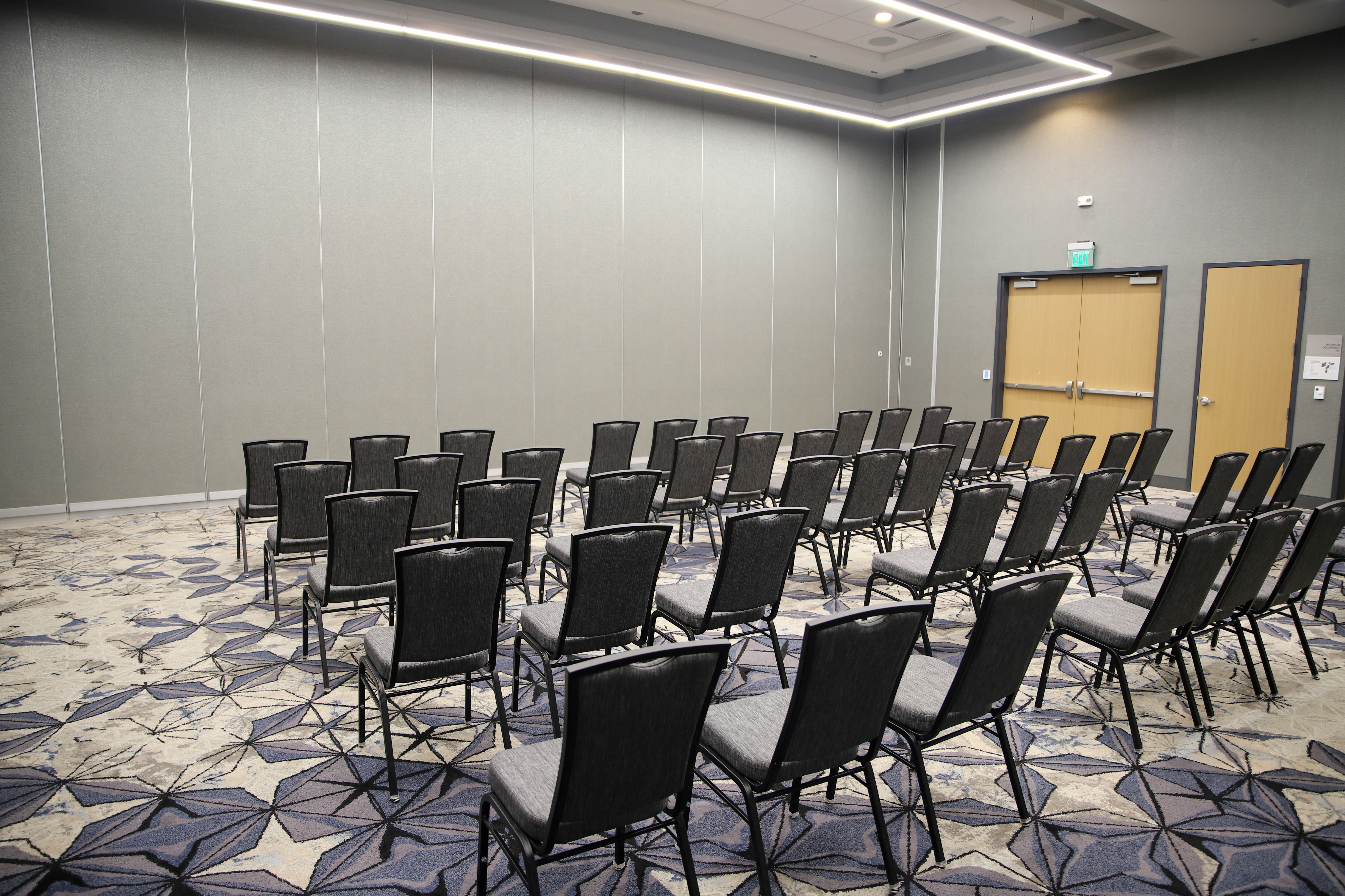 Holiday Inn & Suites Cedar Falls - Waterloo Event Ctr 38/50