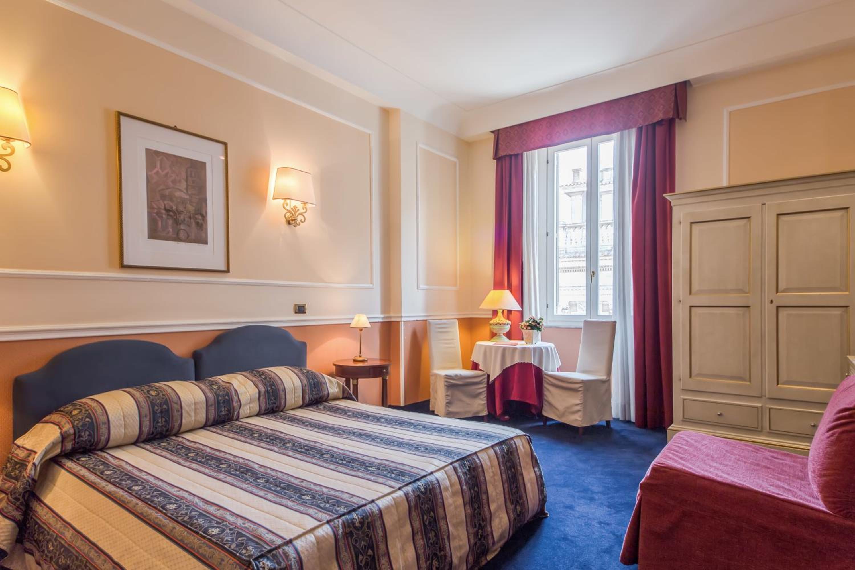 EXECUTIVE, DOUBLE OR TWIN BED