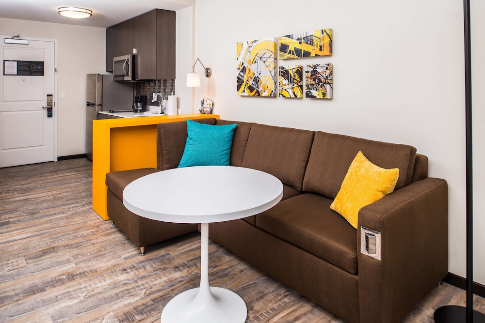 Residence Inn Pittsburgh Oakland University Place 42/48