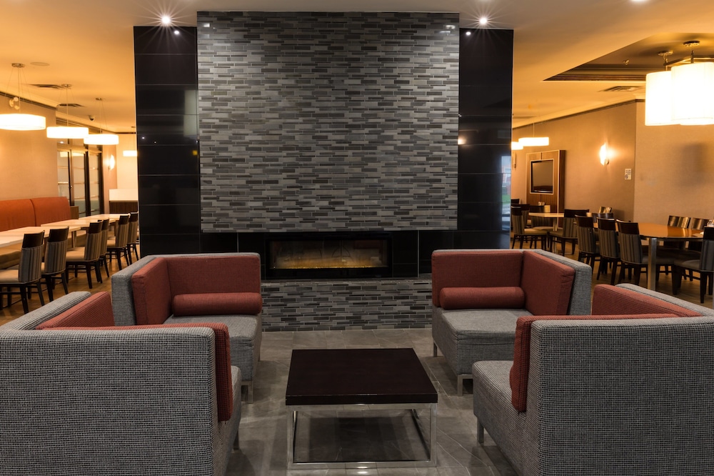 Holiday Inn Express Edmonton Downtown 44/56