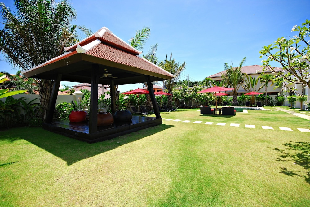 PALM GROVE RESORT 31/42