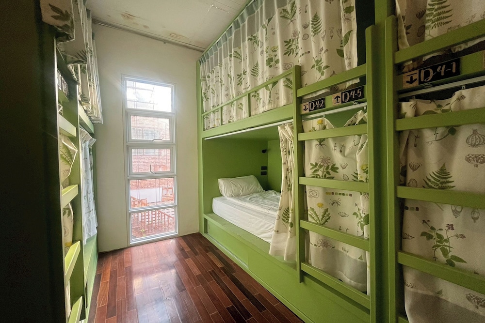 MIXED DORM