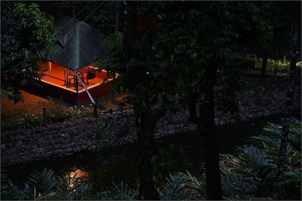 Glenmore Resorts 21/24