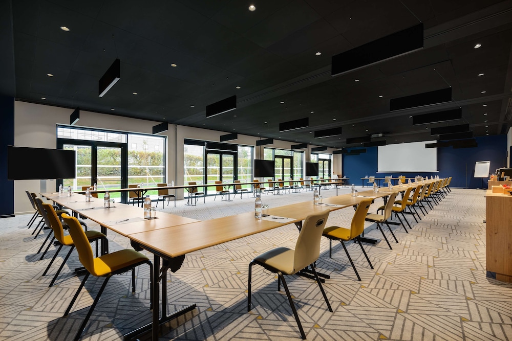 Hyatt Place Paris Charles De Gaulle Airport 24/28