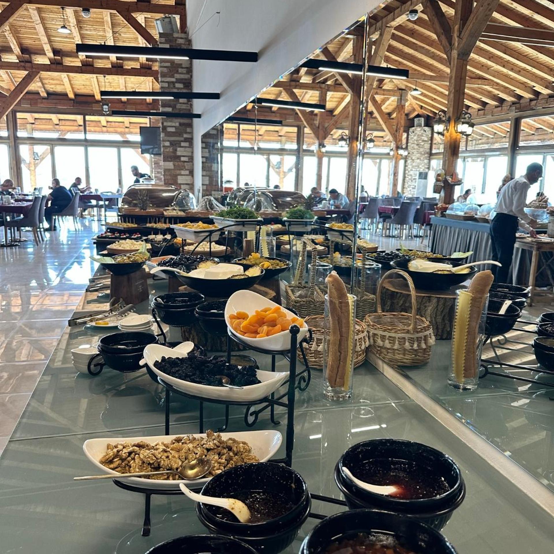 Banoj Hotel 53/61