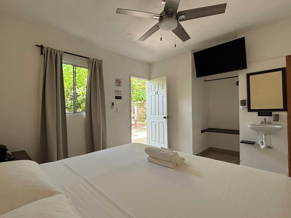 La Diosa Kali Beach Front Hotel 11/50