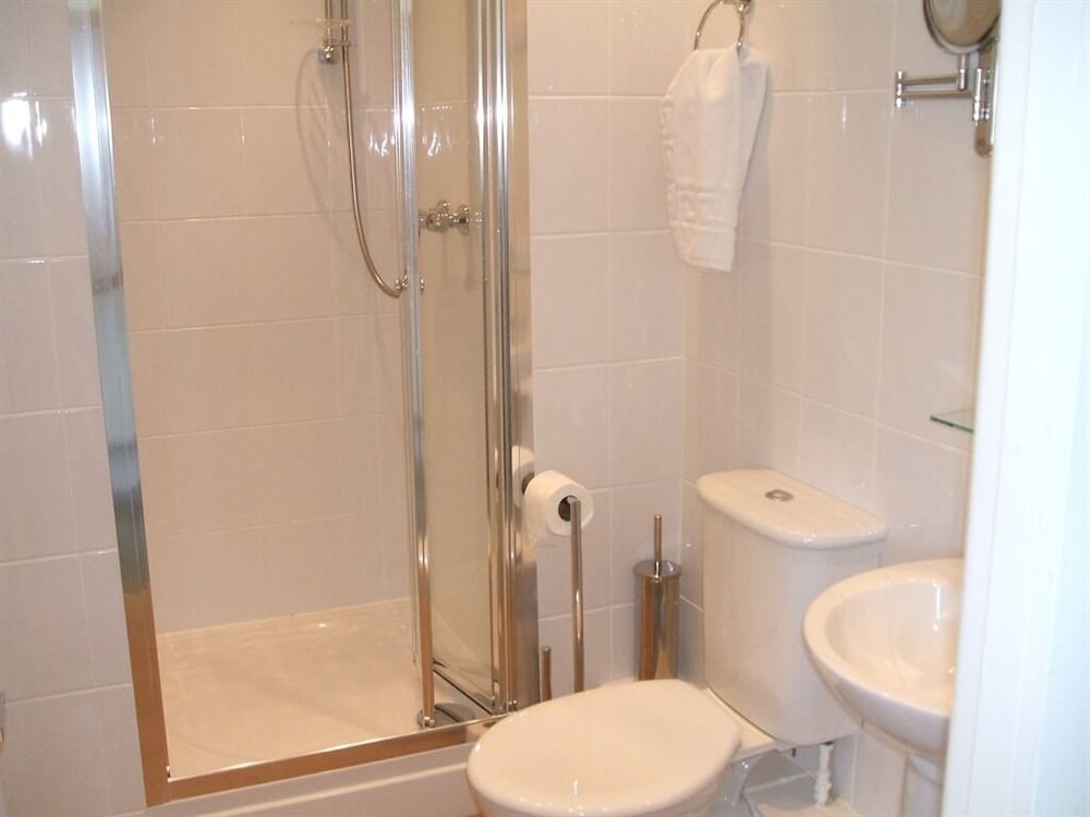 The Winchmore Hotel 41/46