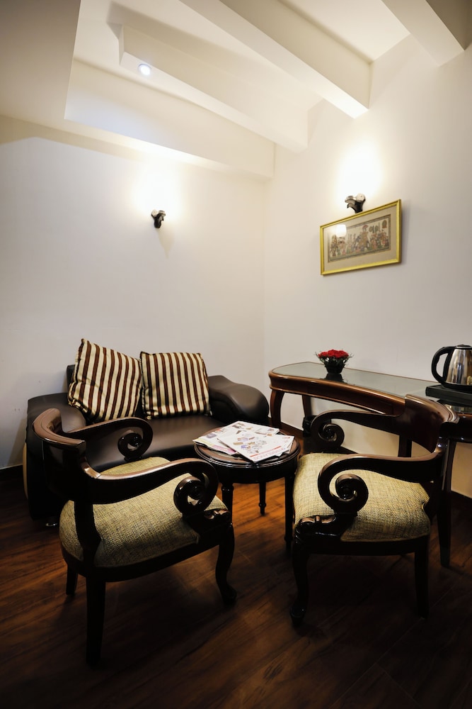 Airport Hotel Grand Delhi 36/52