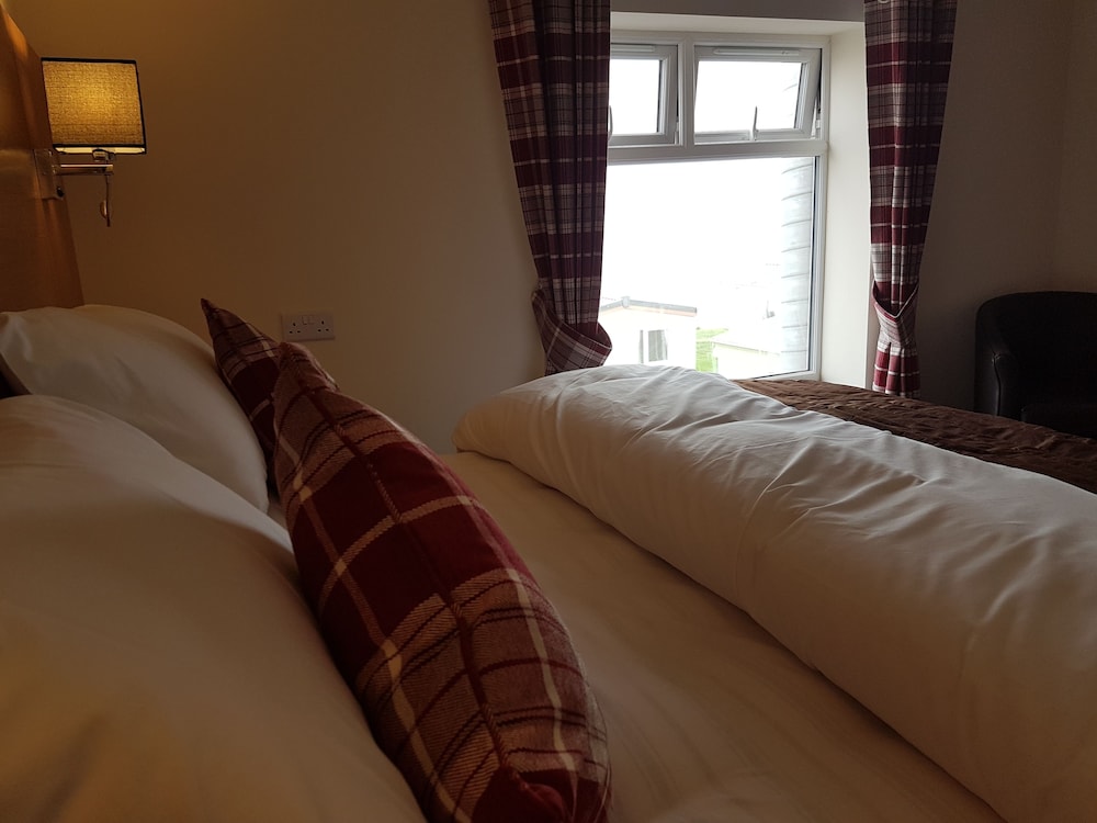 The Cliff Top Inn Hotel 4/15