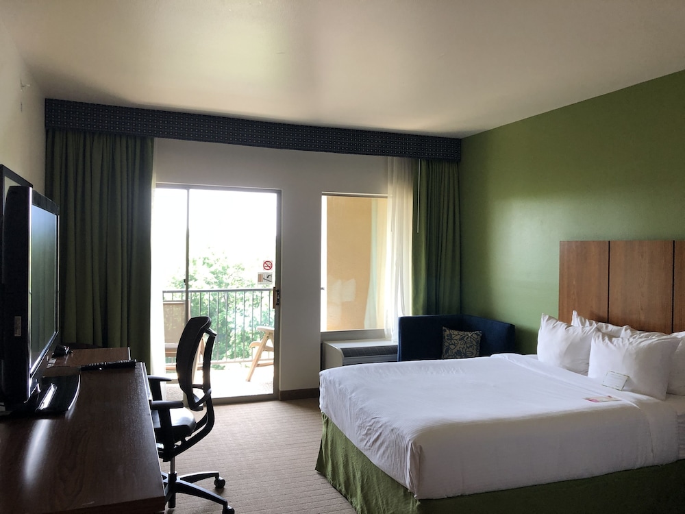 Sol Cypress, San Antonio, A Tribute Portfolio Hotel 8/41