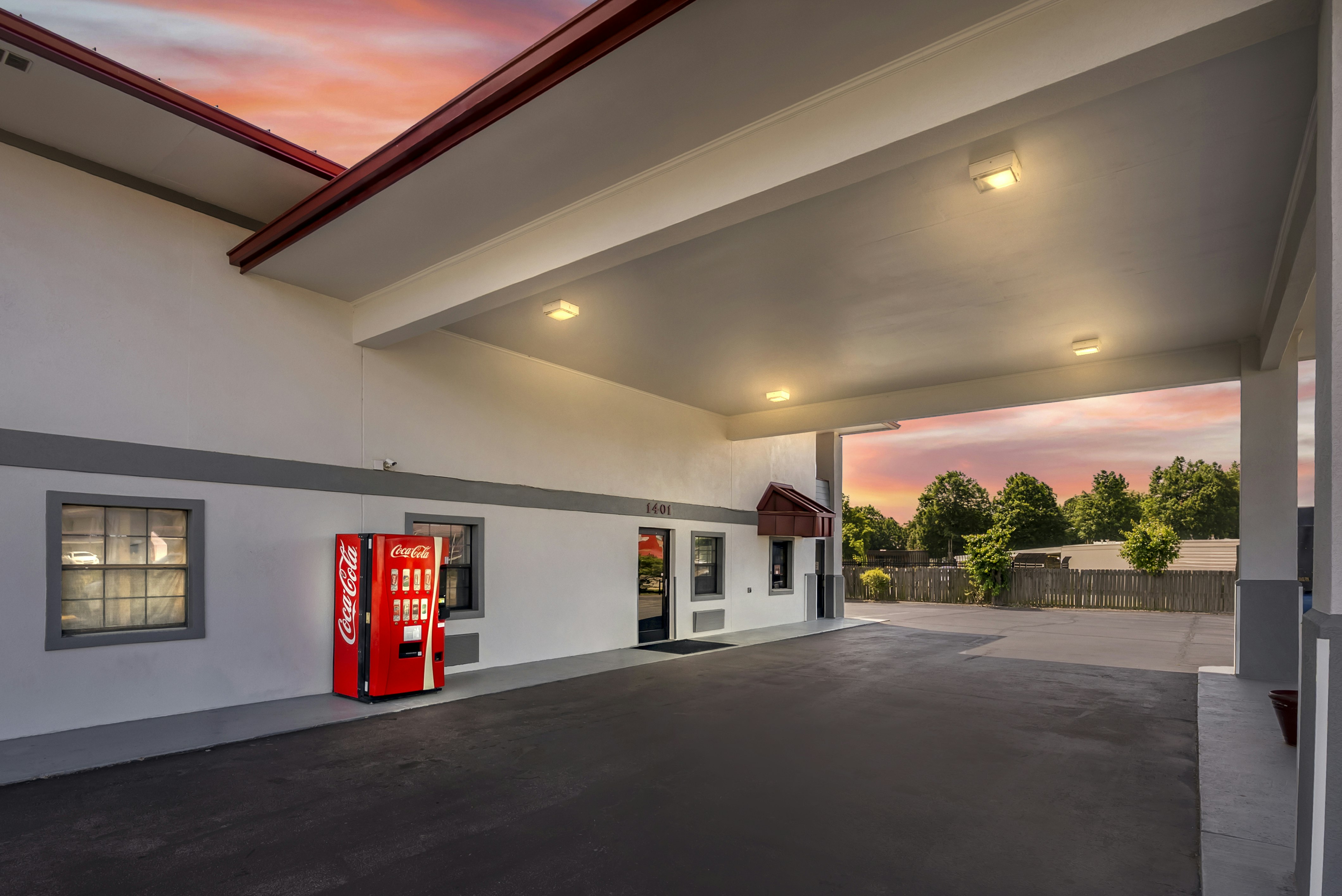 Red Roof Inn West Memphis, AR 43/44
