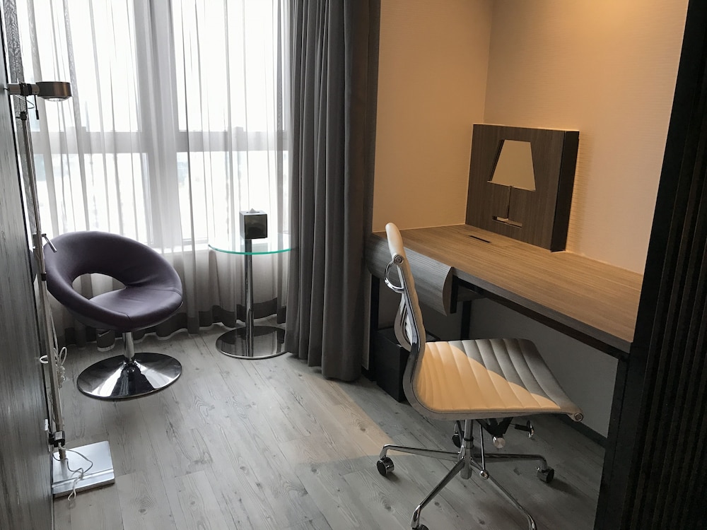 The Perkin Hotel 23/41