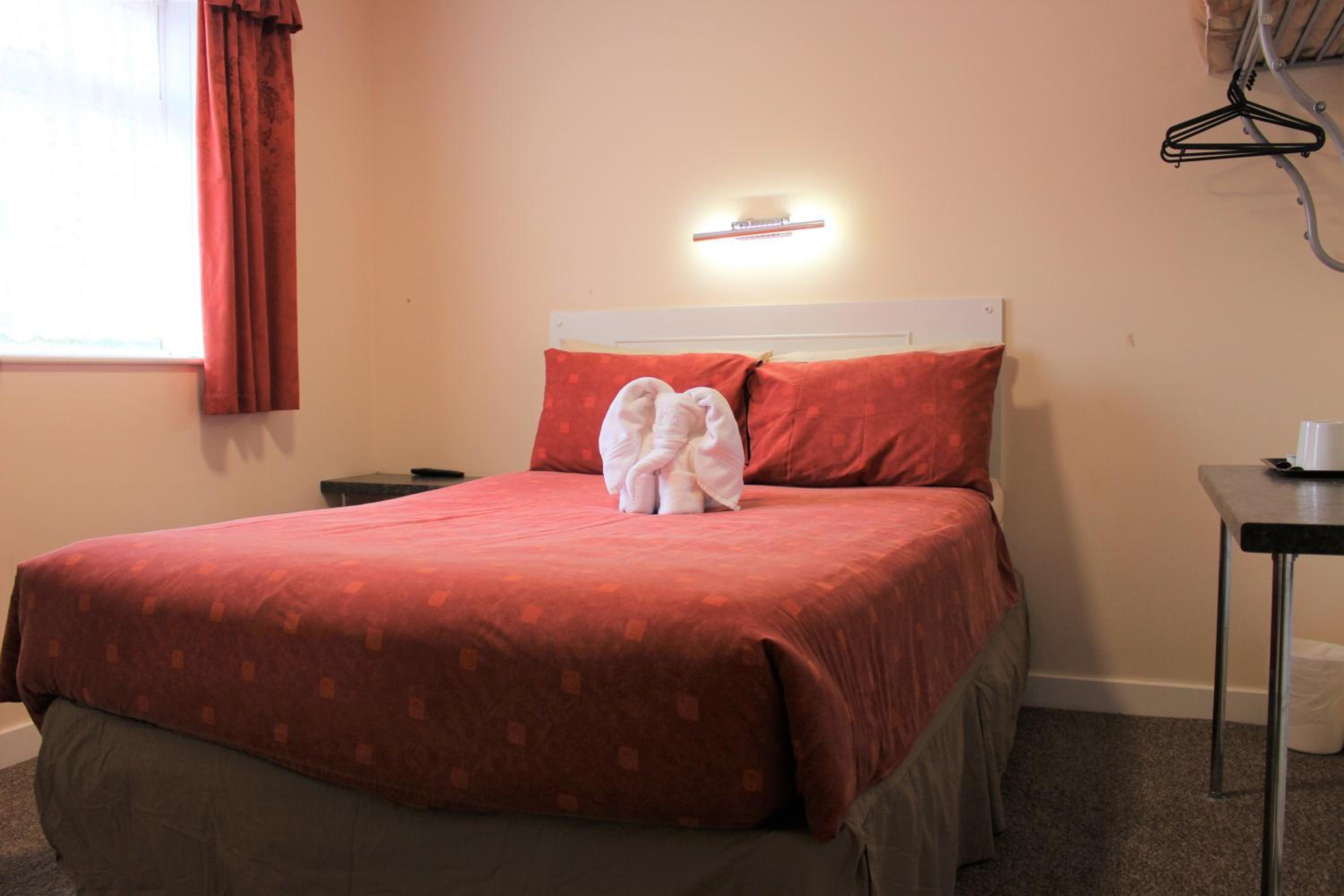 Rollason Wood Hotel 8/15