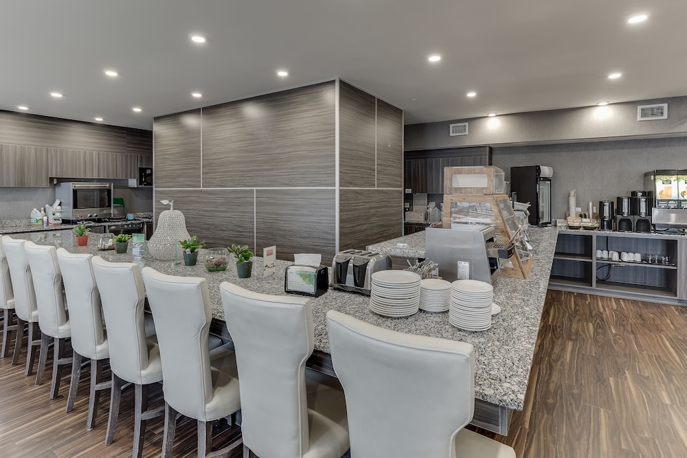 Home Inn Suites Saskatoon South 53/66