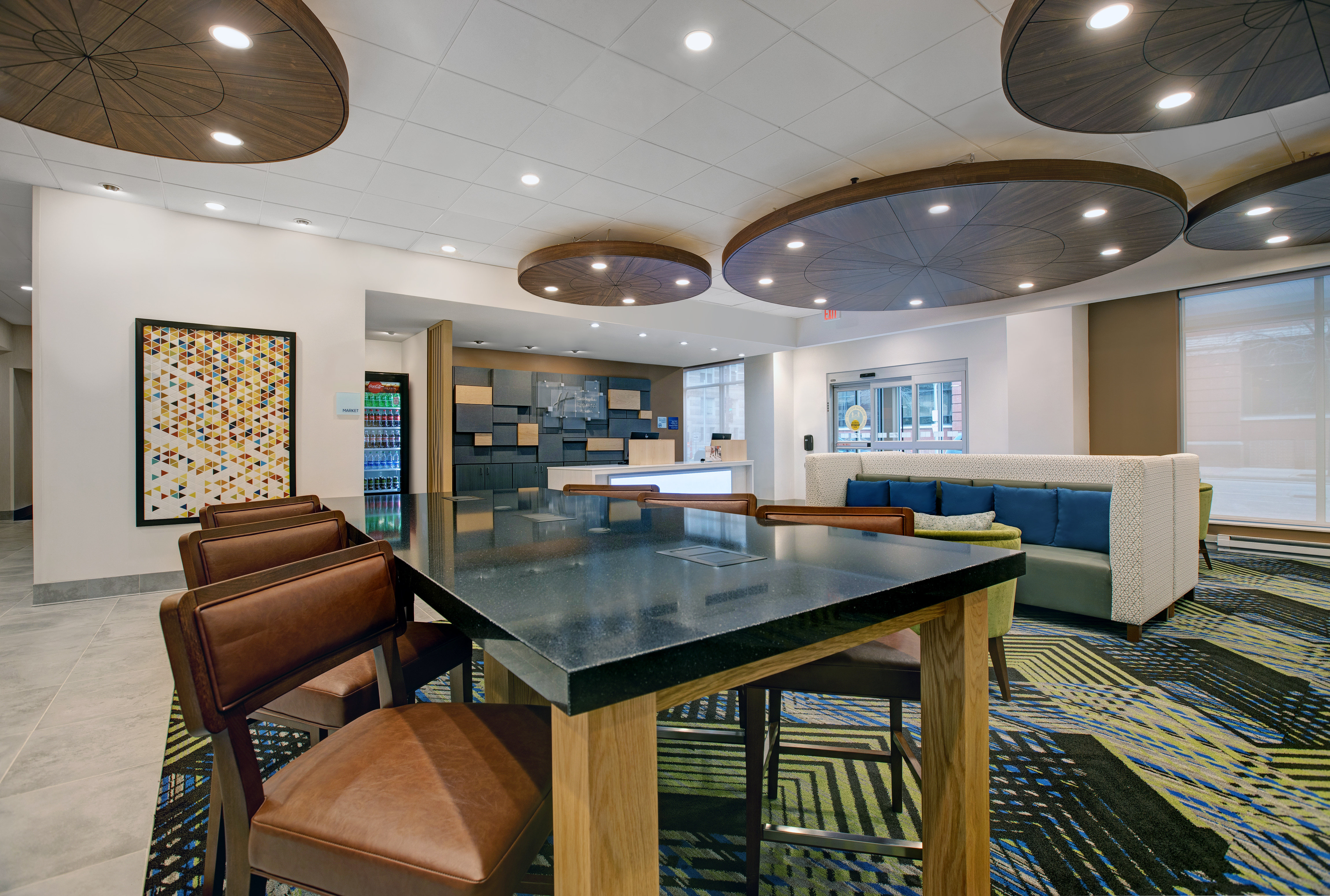Holiday Inn Express Milwaukee Downtown 21/25