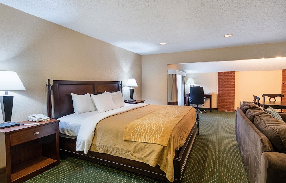 Quality Inn Parkersburg North Vienna 12/31