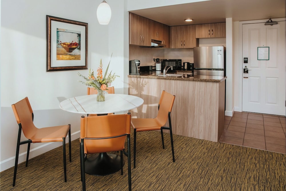 Executive Suites Hotel Resort Squamish 49/68