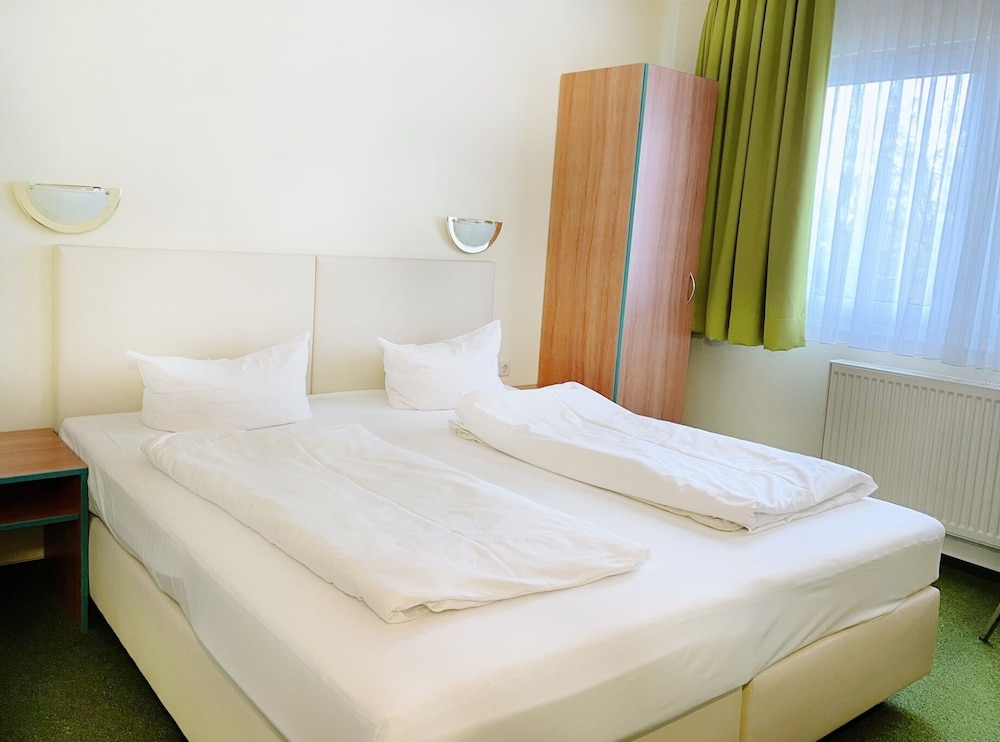 REGIOHOTEL Halle Leipzig Airport 6/24