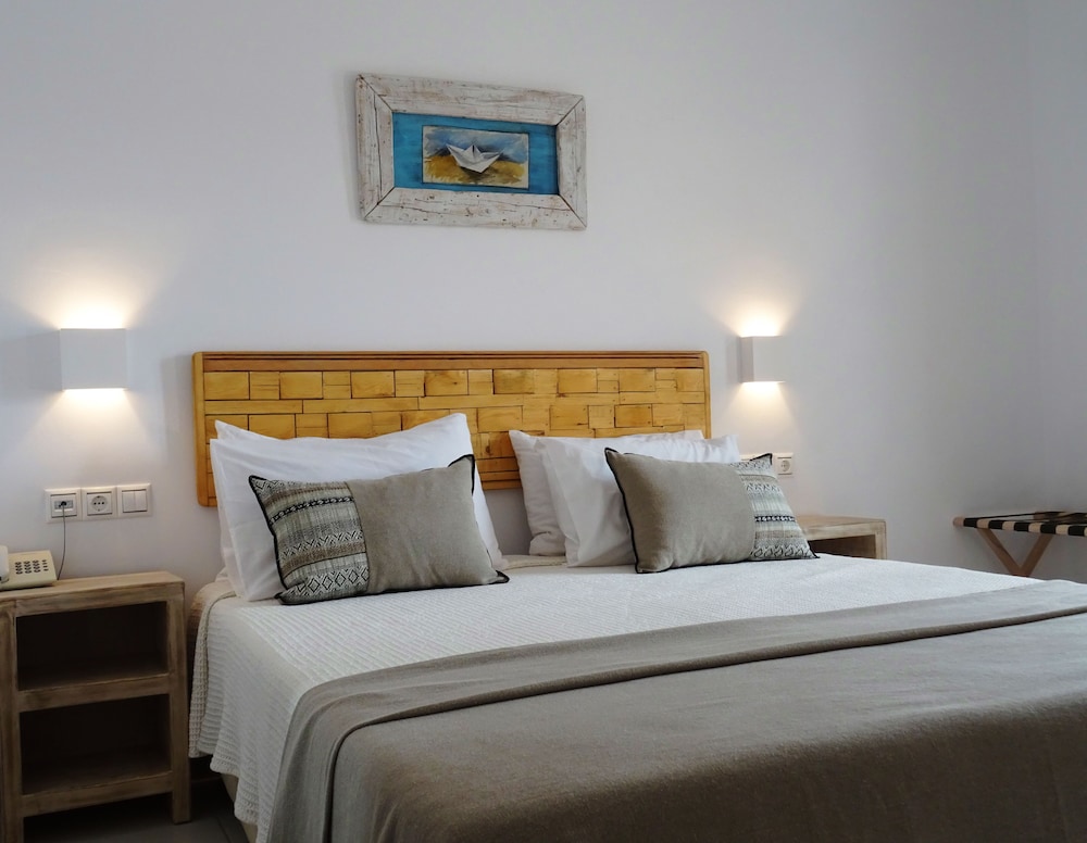 STANDARD, TRIPLE, SEA VIEW
