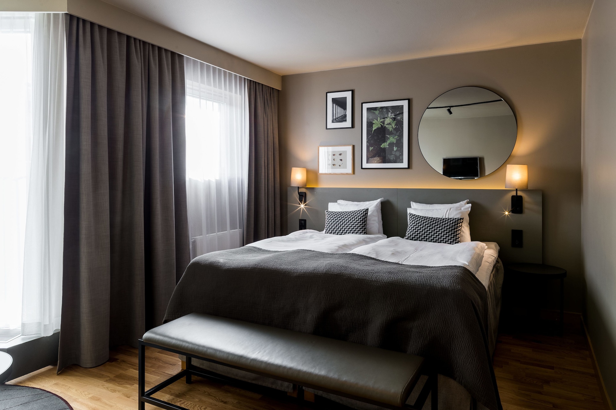 ROOM, KING BED