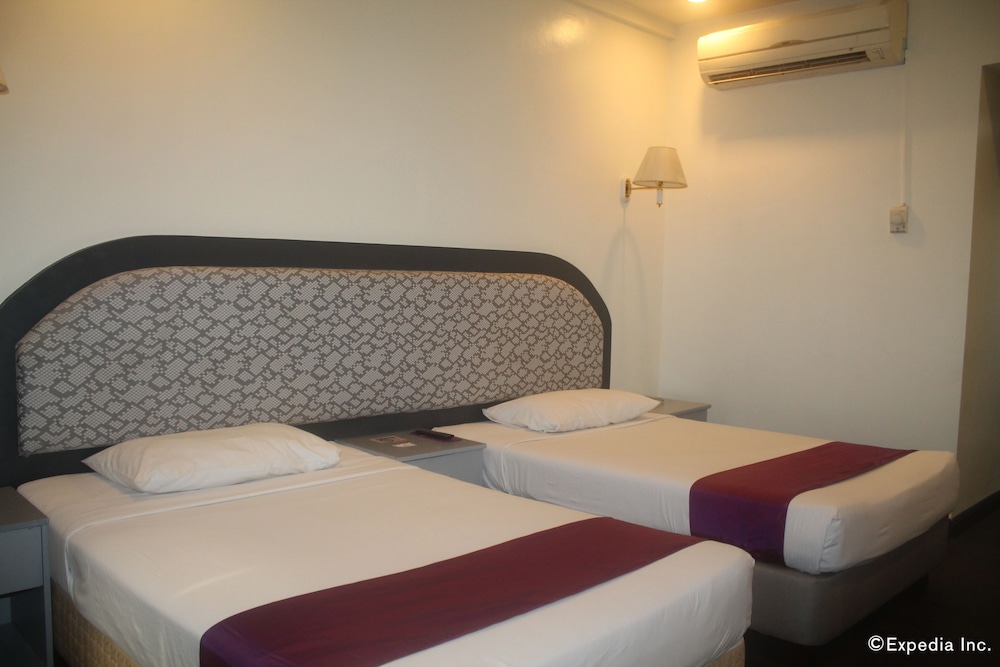 V Hotel 14/35