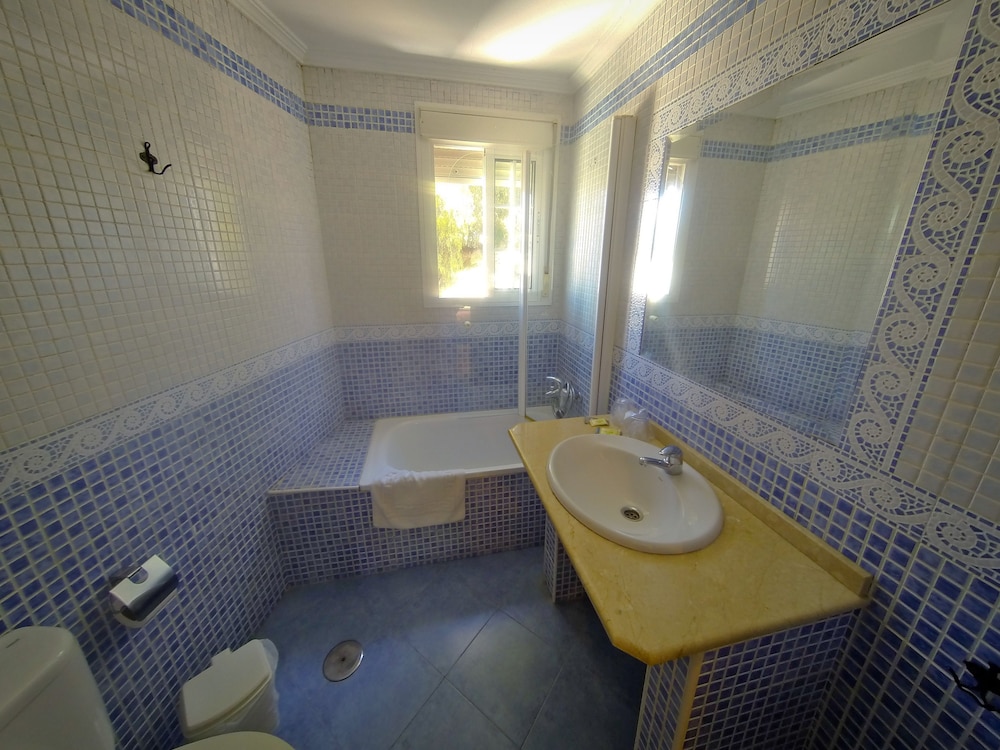 Hostal La Muralla 48/48