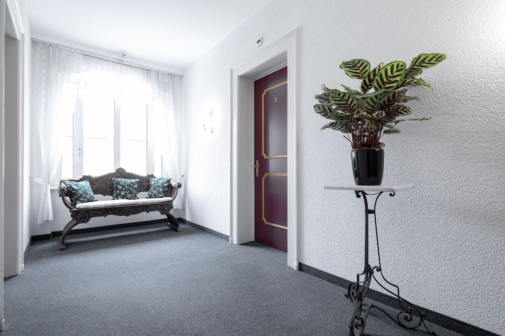 Hotel Lotschberg 27/45