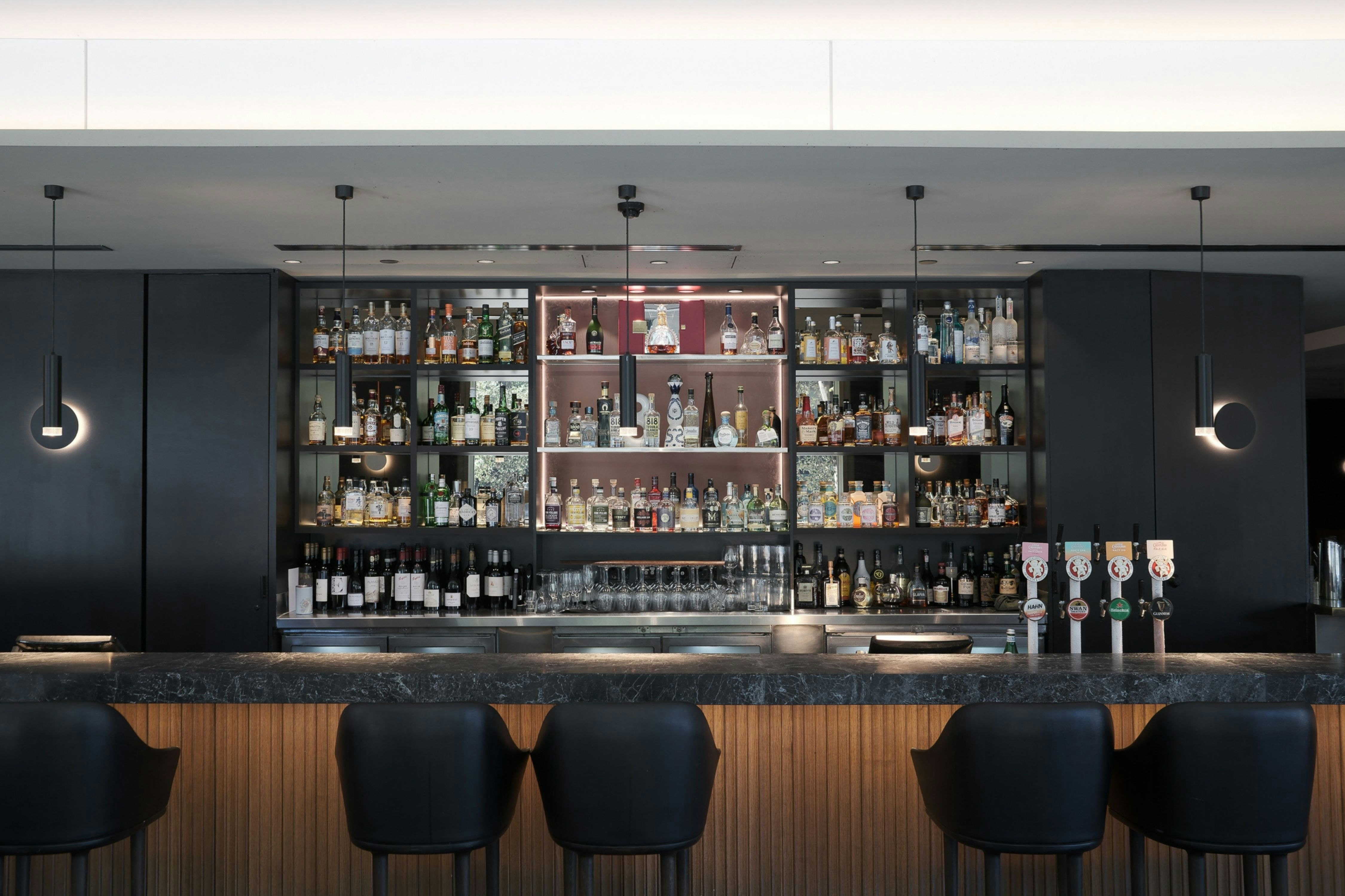 Parmelia Hilton 43/65
