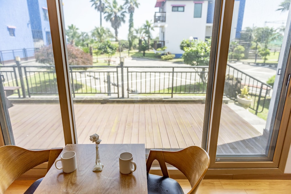 Jeju Blue & Sea 45/69