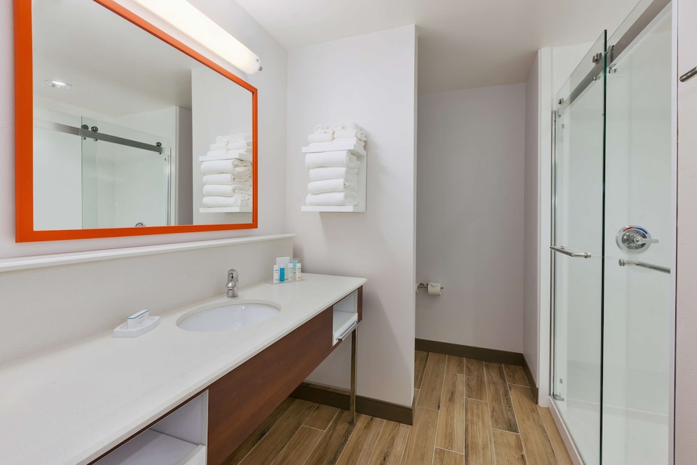 Hampton Inn Suites Wells Nv 17/33