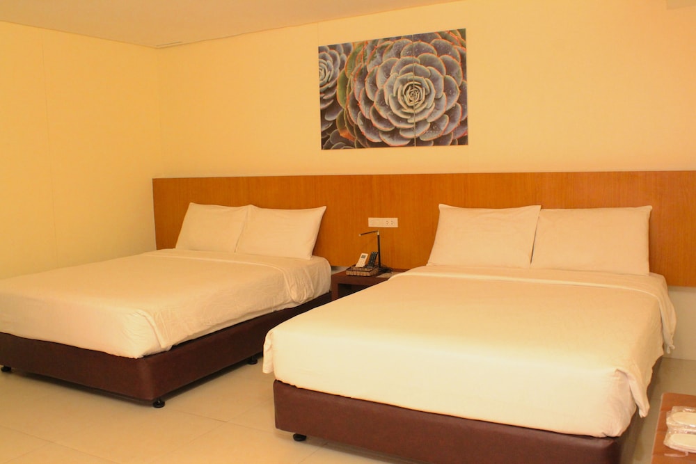 Ocean Suites Boutique Hotel 22/66