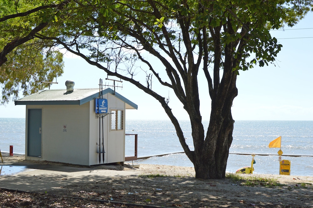 CAIRNS BEACH RESORT 38/49