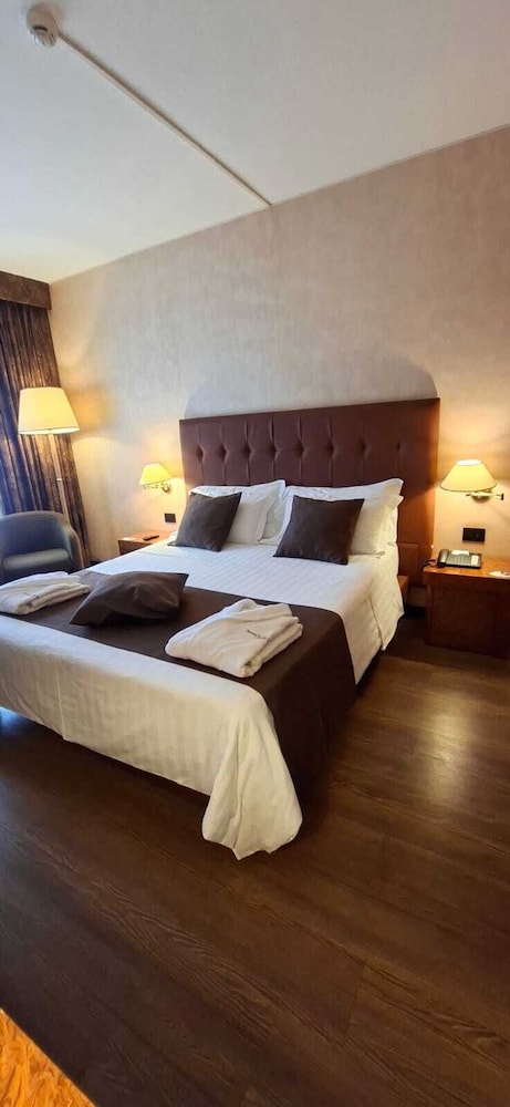 HOTEL DE LA VILLE AVELLINO 14/50