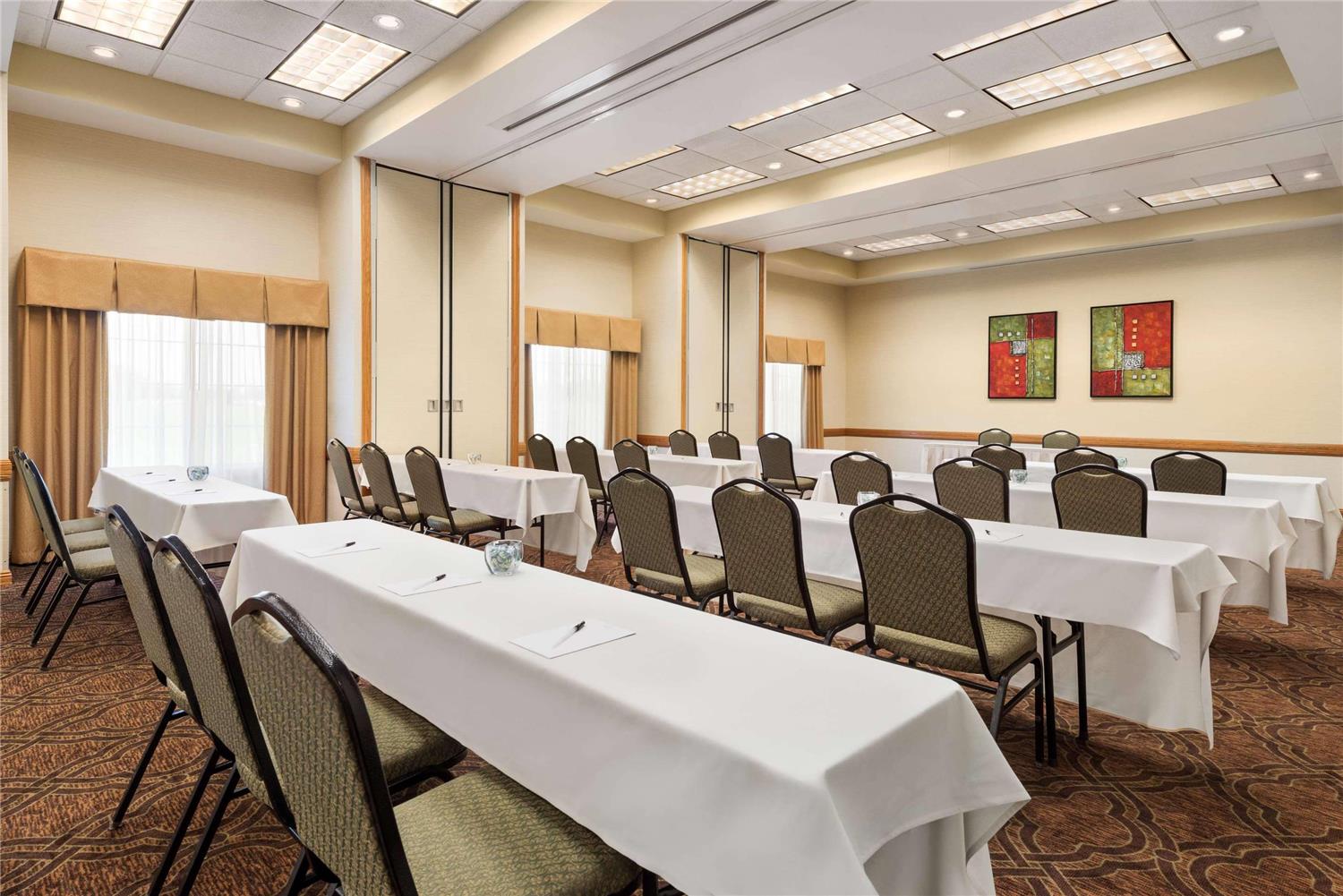 Country Inn & Suites By Radisson Mankato Hotel And Conference Center 31/38