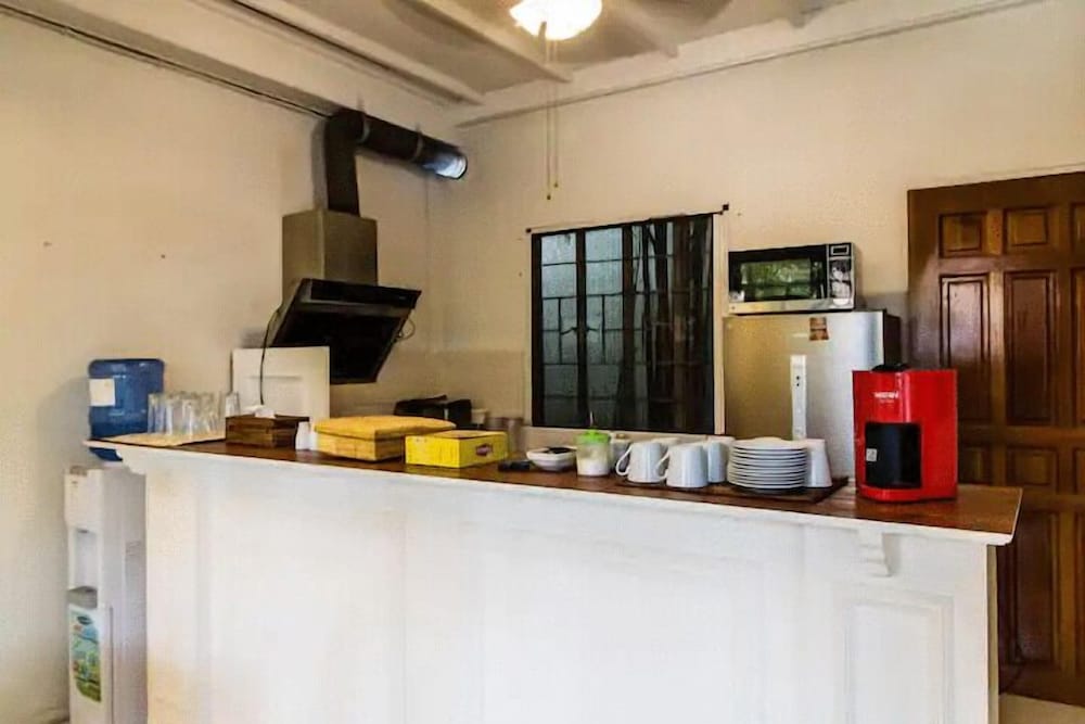Makati Riverside Inn 35/54